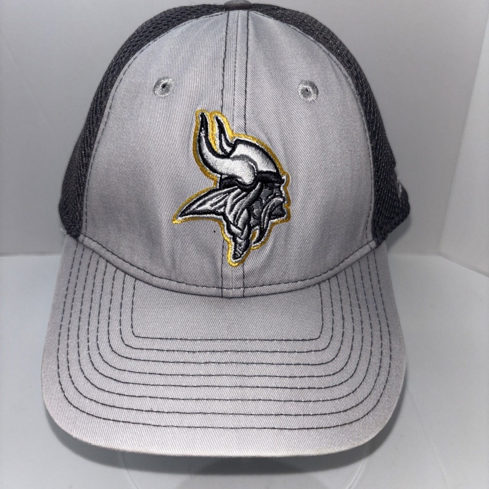 Minnesota Vikings NFL New‎ Era 39THIRTY Cap Gray Black Stretch Fit Hat med/lg